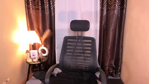 zella_maurice online show from 12, 7, 2026