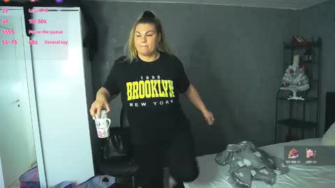 Snapshot of zenapallmer chatting on 12, 1, 2025 Zena My schedule this week TuesdayFridaySaturdaySunday online show from 12, 1, 2025