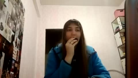 zeniabrossoit online show from 25, 5, 2026