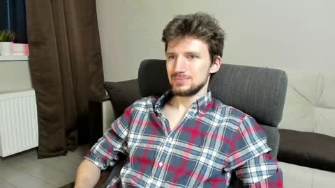 Snapshot of zepanl chatting on 12, 1, 2025 Andrew online show from 12, 1, 2025