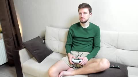 Snapshot of zepanl chatting on 15, 10, 2025 Andrew online show from 15, 10, 2025