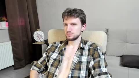 Snapshot of zepanl chatting on 23, 11, 2025 Andrew online show from 23, 11, 2025