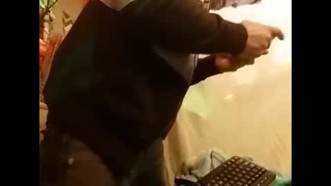 Snapshot of zeroandhero chatting on 1, 1, 2025 zero online show from 1, 1, 2025