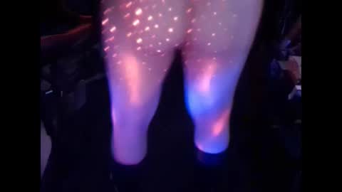 Snapshot of zeroandhero chatting on 7, 10, 2025 zero online show from 7, 10, 2025