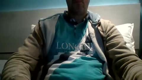 Snapshot of zeus00811 chatting on 4, 10, 2025 zeus online show from 4, 10, 2025