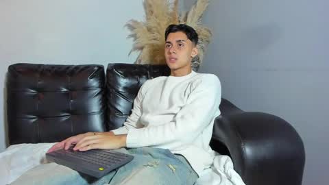 Zeus Brant online show from 11, 4, 2026