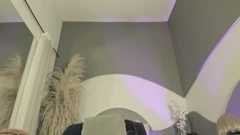 Snapshot of zhally_dee chatting on 25, 5, 2026 zhally_dee online show from 25, 5, 2026