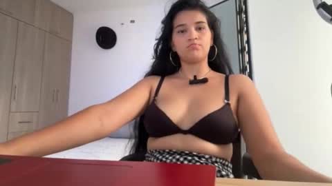 zhendaya23 online show from 15, 10, 2025