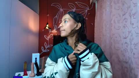 Zia Green online show from 11, 2, 2025