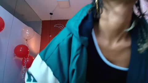 Zia Green online show from 12, 2, 2025