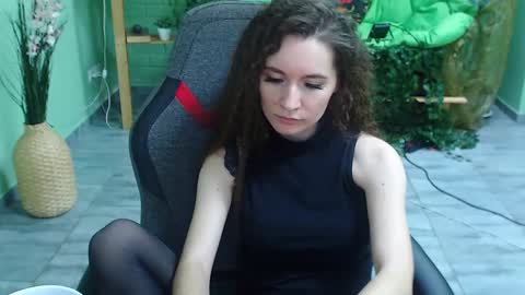 zianichols online show from 4, 2, 2025