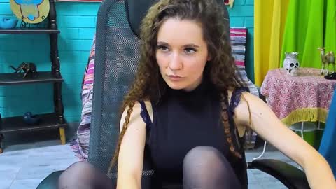 zianichols online show from 5, 2, 2025