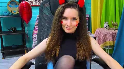 zianichols online show from 14, 2, 2025