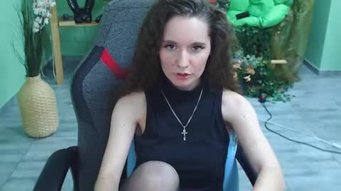 zianichols online show from 22, 2, 2025