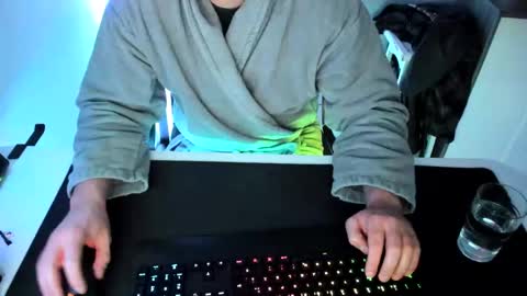 Snapshot of ziemlichflutschig chatting on 12, 12, 2024 ziemlichflutschig online show from 12, 12, 2024