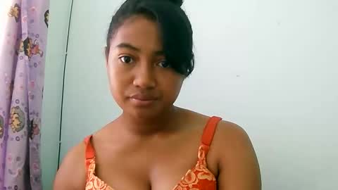 Snapshot of zina479102 chatting on 23, 4, 2026 elly online show from 23, 4, 2026