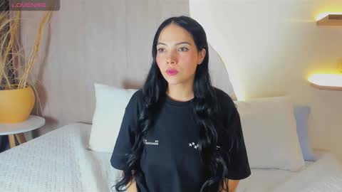 Snapshot of zoe20__ chatting on 12, 11, 2025 zoe20__ online show from 12, 11, 2025