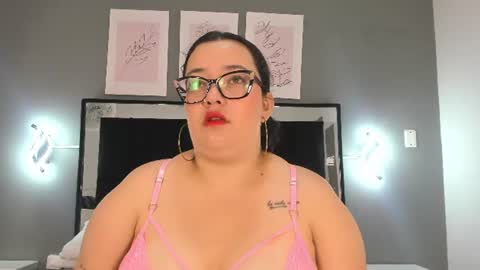 zoe_curvyy online show from 15, 7, 2026