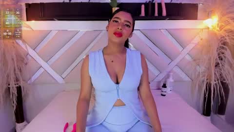 Zoey  online show from 8, 4, 2026