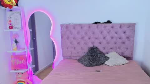 Snapshot of zoe_kravitx_ chatting on 11, 2, 2026 zoe_kravitx_ online show from 11, 2, 2026