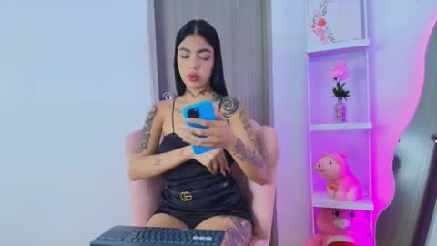 Snapshot of zoe_kravitx_ chatting on 19, 2, 2026 zoe_kravitx_ online show from 19, 2, 2026