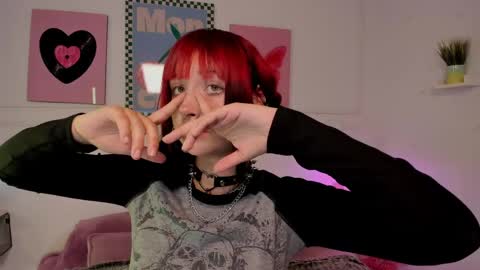 Snapshot of zoe_lynch_ chatting on 5, 5, 2026 Zoe Lynch online show from 5, 5, 2026