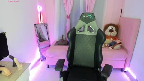 zoe_sullivan_ online show from 16, 2, 2025