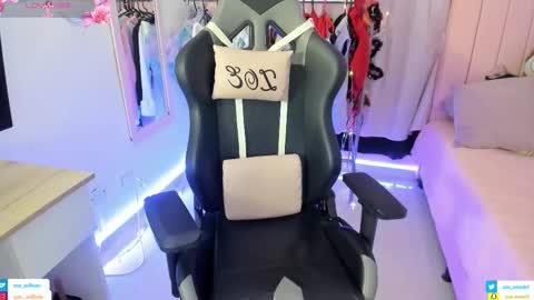 zoe_sullivan_ online show from 11, 2, 2026