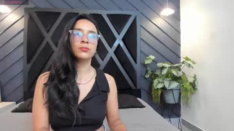 Zoe 3 online show from 5, 10, 2025