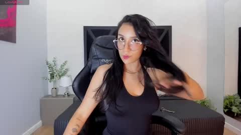 Snapshot of zoee_martins_ chatting on 11, 5, 2026 Zoe 3 online show from 11, 5, 2026