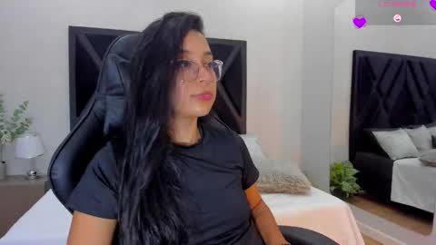 Snapshot of zoee_martins_ chatting on 13, 5, 2026 Zoe 3 online show from 13, 5, 2026