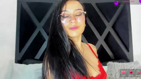 Snapshot of zoee_martins_ chatting on 27, 5, 2026 Zoe 3 online show from 27, 5, 2026
