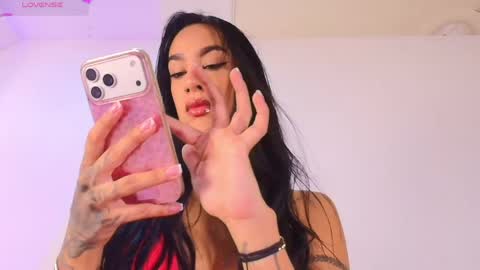 Snapshot of zoeettaylor_ chatting on 11, 5, 2026 ZOEET online show from 11, 5, 2026
