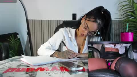 Snapshot of zoeettaylor_ chatting on 15, 5, 2026 ZOEET online show from 15, 5, 2026