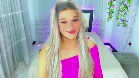 Snapshot of zoeschmmit chatting on 22, 5, 2026 zoeschmmit online show from 22, 5, 2026