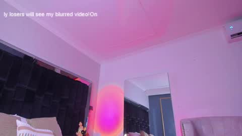 zoevidal_ online show from 12, 2, 2025