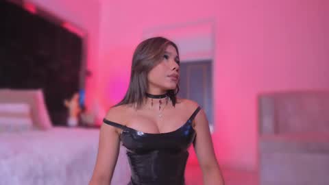 zoevidal_ online show from 14, 9, 2025