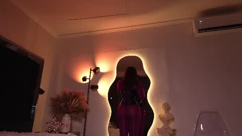 Snapshot of zoevidal_ chatting on 22, 6, 2026 zoevidal_ online show from 22, 6, 2026