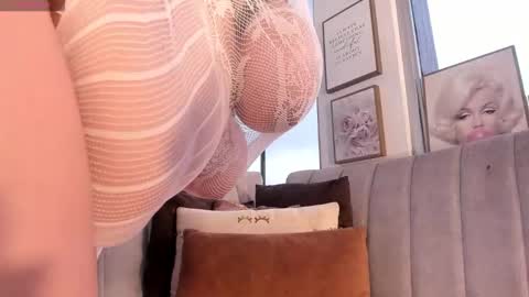 zoey thommpson online show from 17, 10, 2025