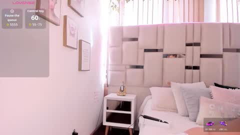 zoey thommpson online show from 6, 11, 2025