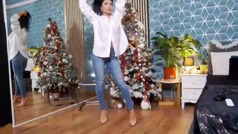 Zoey online show from 3, 12, 2025