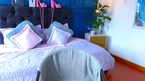 Snapshot of zohet_kriss chatting on 5, 6, 2026 CALL ME Z O H E T online show from 5, 6, 2026