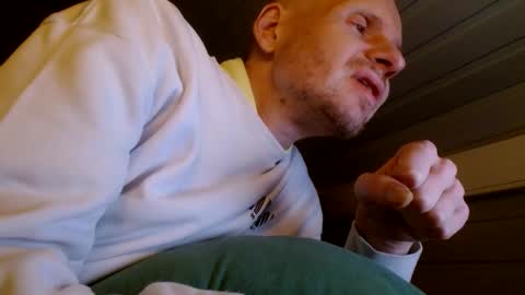 Snapshot of zolexthomas chatting on 4, 12, 2024 zolexthomas online show from 4, 12, 2024