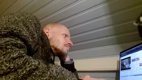 Snapshot of zolexthomas chatting on 23, 12, 2024 zolexthomas online show from 23, 12, 2024