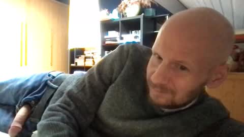 Snapshot of zolexthomas chatting on 13, 10, 2025 zolexthomas online show from 13, 10, 2025