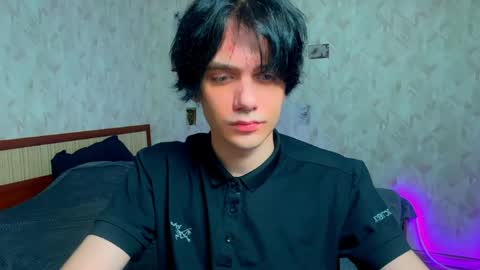 Snapshot of zombde32 chatting on 7, 6, 2026 Zombdeeeee online show from 7, 6, 2026