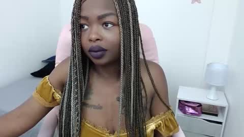 Snapshot of zooee_p chatting on 3, 1, 2025 Zooe online show from 3, 1, 2025