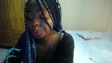 Snapshot of zooee_p chatting on 11, 2, 2025 Zooe online show from 11, 2, 2025