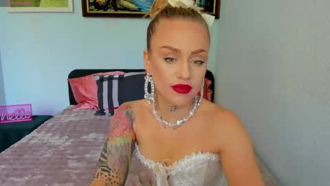 Snapshot of zorynvaal chatting on 30, 5, 2026 Mia online show from 30, 5, 2026