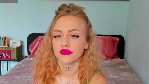 Snapshot of zorynvaal chatting on 5, 6, 2026 Mia online show from 5, 6, 2026
